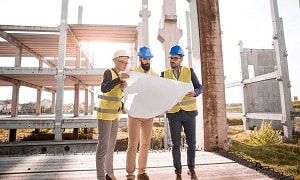 Ingenieur auf einer Baustelle